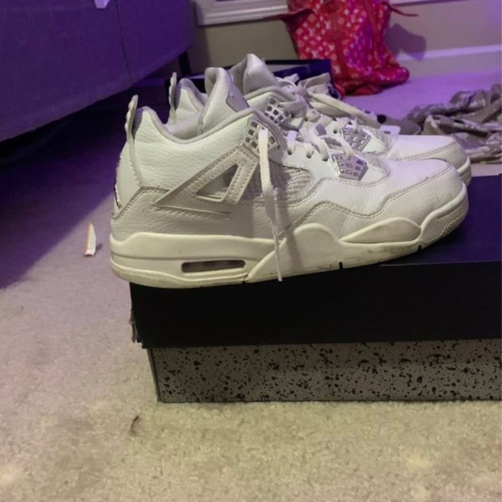 Pure money 4s ( easily cleanable)